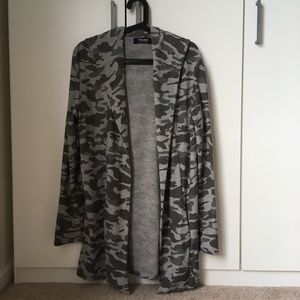 Pull & Bear Men Camouflage Cardigan Hoodie Small